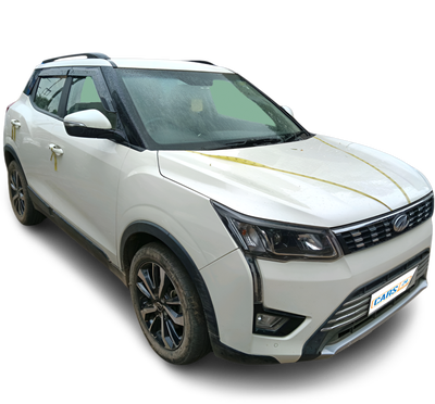 Mahindra XUV300-img